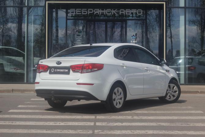 Kia Rio III Рестайлинг с пробегом 2015 года, цена 1 100 000 рублей, 202401 км, седан, Автокод Объявления