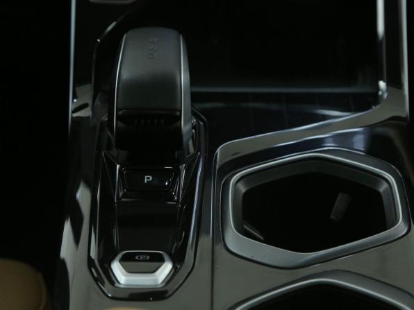Geely Atlas II с пробегом 2023 года, цена 2 452 000 рублей, 93000 км, внедорожник, Автокод Объявления