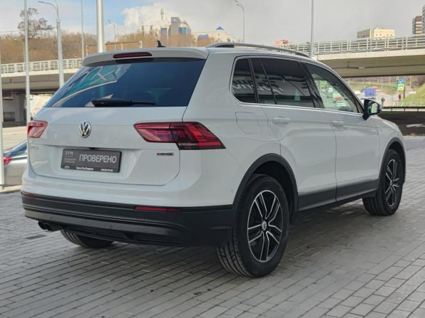 Volkswagen Tiguan II с пробегом 2018 года, цена 2 580 000 рублей, 136282 км, внедорожник, Автокод Объявления