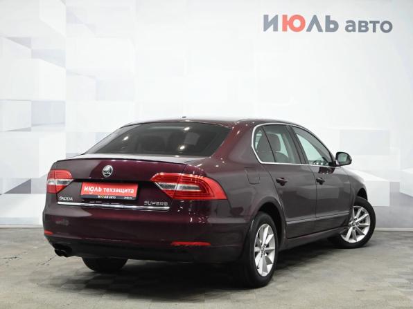 Skoda Superb II Рестайлинг с пробегом 2014 года, цена 1 000 000 рублей, 297873 км, лифтбек, Автокод Объявления