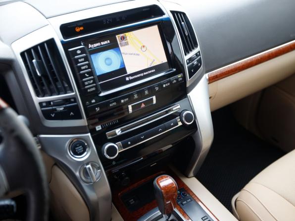 Toyota Land Cruiser 200 Series Рестайлинг 1 с пробегом 2012 года, цена 2 880 000 рублей, 163976 км, внедорожник, Автокод Объявления