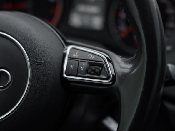 Audi Q3 I (8U) Рестайлинг с пробегом 2017 года, цена 2 369 000 рублей, 97218 км, внедорожник, Автокод Объявления