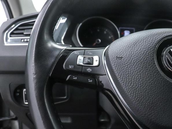 Volkswagen Tiguan II с пробегом 2020 года, цена 3 000 000 рублей, 25197 км, внедорожник, Автокод Объявления