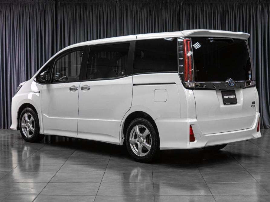 Toyota Noah III (R80) Рестайлинг Тюмень  - изображение 2