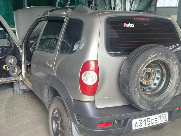 Chevrolet Niva I Рестайлинг с пробегом 2009 года, цена 252 000 рублей, 285992 км, внедорожник, Автокод Объявления