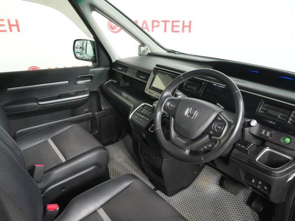 Honda Stepwgn V с пробегом 2015 года, цена 1 717 000 рублей, 164633 км, минивэн, Автокод Объявления