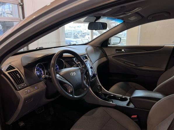 Hyundai Sonata VI (YF) с пробегом 2010 года, цена 860 000 рублей, 262012 км, седан, Автокод Объявления