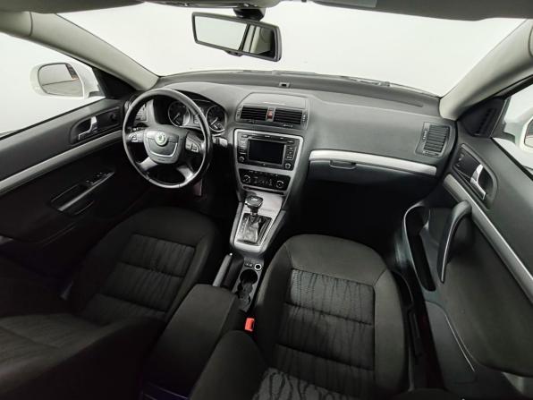 Skoda Octavia II (A5) Рестайлинг с пробегом 2013 года, цена 899 000 рублей, 157844 км, лифтбек, Автокод Объявления