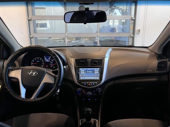 Hyundai Solaris I с пробегом 2014 года, цена 800 000 рублей, 172513 км, седан, Автокод Объявления