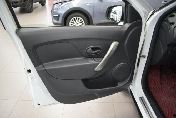 Renault Sandero II с пробегом 2017 года, цена 1 099 000 рублей, 79000 км, хэтчбек, Автокод Объявления