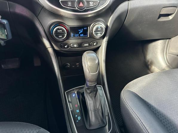 Hyundai Solaris I Рестайлинг с пробегом 2015 года, цена 970 000 рублей, 150768 км, хэтчбек, Автокод Объявления