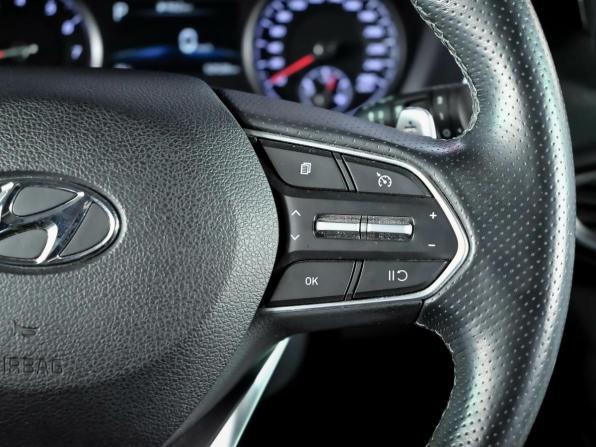 Hyundai Santa Fe IV Рестайлинг с пробегом 2023 года, цена 4 500 000 рублей, 52526 км, внедорожник, Автокод Объявления