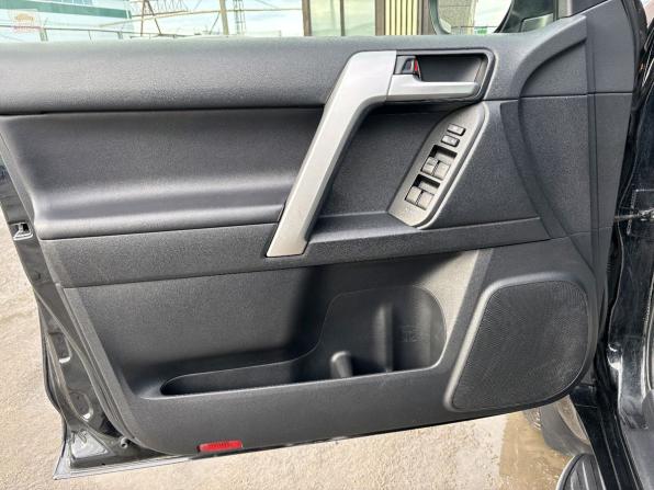 Toyota Land Cruiser Prado 150 Series Рестайлинг 2 с пробегом 2019 года, цена 5 499 000 рублей, 89416 км, внедорожник, Автокод Объявления
