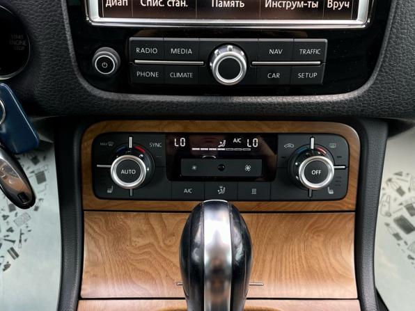 Volkswagen Touareg II с пробегом 2014 года, цена 2 399 000 рублей, 220900 км, внедорожник, Автокод Объявления