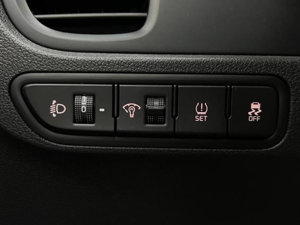Kia Rio IV с пробегом 2019 года, цена 1 710 000 рублей, 42177 км, хэтчбек, Автокод Объявления