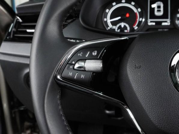 Skoda Rapid II с пробегом 2022 года, цена 2 349 000 рублей, 12774 км, лифтбек, Автокод Объявления
