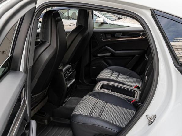 Porsche Cayenne III Рестайлинг с пробегом 2024 года, цена 16 750 000 рублей, 11329 км, внедорожник, Автокод Объявления