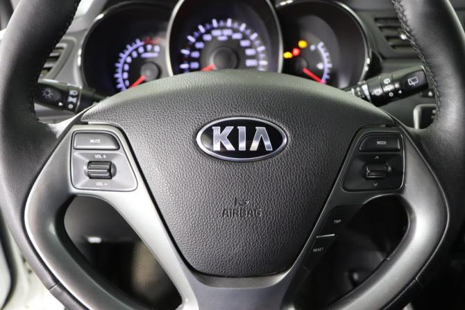 Kia Rio III Рестайлинг с пробегом 2016 года, цена 999 990 рублей, 129530 км, хэтчбек, Автокод Объявления