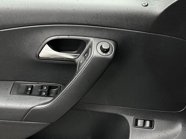 Volkswagen Polo V Рестайлинг с пробегом 2018 года, цена 989 000 рублей, 125673 км, седан, Автокод Объявления