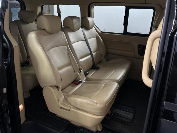 Hyundai H-1 II Рестайлинг с пробегом 2016 года, цена 2 615 900 рублей, 94604 км, минивэн, Автокод Объявления