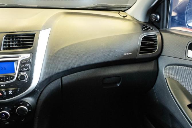 Hyundai Solaris I с пробегом 2012 года, цена 829 000 рублей, 212052 км, седан, Автокод Объявления
