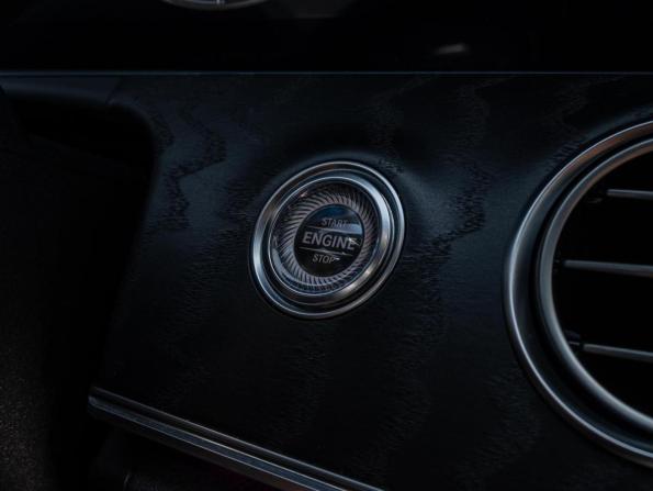 Mercedes-Benz E-Класс V (W213 S213 C238) с пробегом 2019 года, цена 3 820 000 рублей, 53178 км, седан, Автокод Объявления