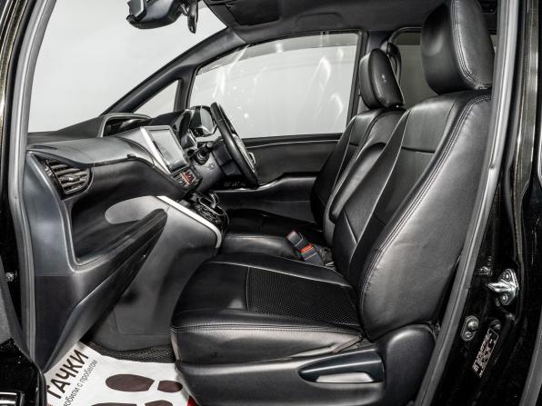 Toyota Voxy III (R80) Рестайлинг с пробегом 2018 года, цена 2 200 000 рублей, 101715 км, минивэн, Автокод Объявления