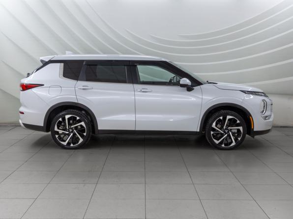 Mitsubishi Outlander IV с пробегом 2022 года, цена 3 048 000 рублей, 97847 км, внедорожник, Автокод Объявления