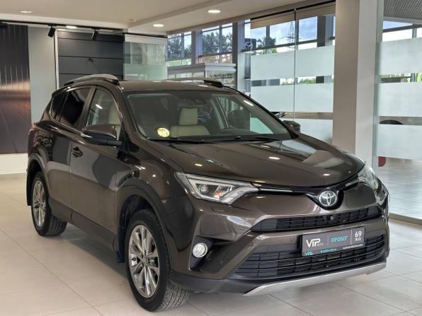 Toyota RAV4 IV (XA40) Рестайлинг с пробегом 2018 года, цена 2 635 000 рублей, 130908 км, внедорожник, Автокод Объявления