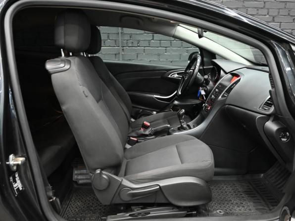Opel Astra J Рестайлинг с пробегом 2013 года, цена 990 000 рублей, 169807 км, хэтчбек, Автокод Объявления