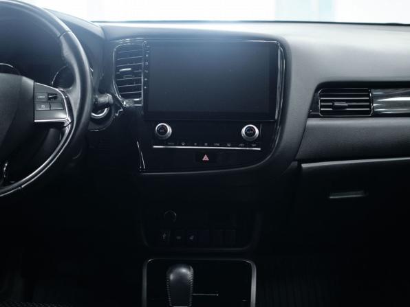 Mitsubishi Outlander III Рестайлинг 3 с пробегом 2020 года, цена 2 597 000 рублей, 78356 км, внедорожник, Автокод Объявления