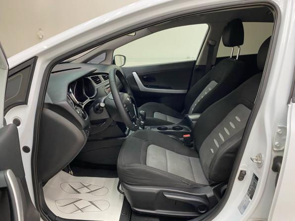 Kia Ceed II с пробегом 2013 года, цена 930 000 рублей, 186049 км, хэтчбек, Автокод Объявления