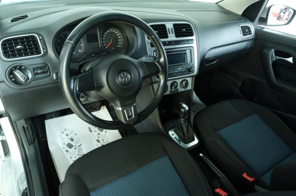 Volkswagen Polo V Омск  - изображение 12