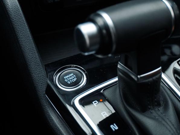 Kia Sportage V с пробегом 2025 года, цена 3 750 000 рублей, 13500 км, внедорожник, Автокод Объявления