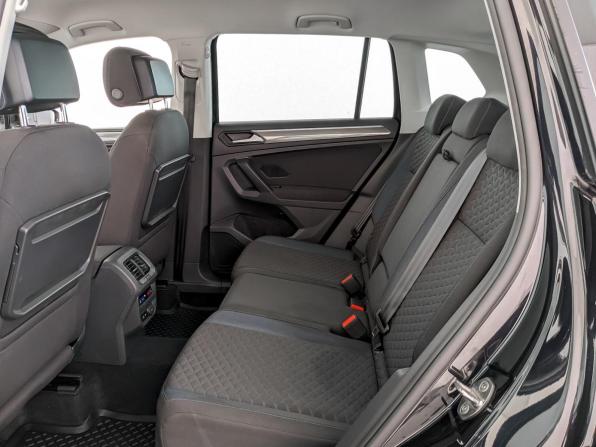 Volkswagen Tiguan II с пробегом 2019 года, цена 1 959 000 рублей, 181317 км, внедорожник, Автокод Объявления