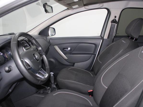 Renault Sandero II Рестайлинг с пробегом 2019 года, цена 1 499 900 рублей, 76910 км, хэтчбек, Автокод Объявления