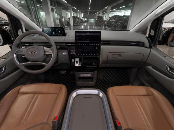 Hyundai Staria I с пробегом 2021 года, цена 4 230 000 рублей, 113109 км, минивэн, Автокод Объявления