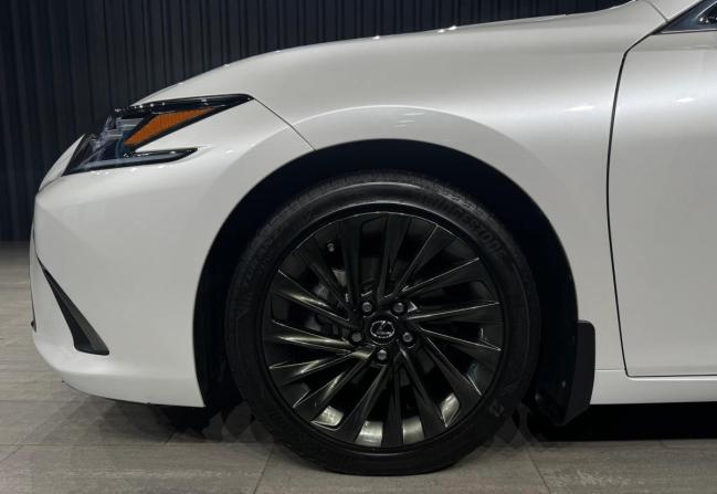 Lexus ES VII с пробегом 2018 года, цена 3 845 000 рублей, 20656 км, седан, Автокод Объявления