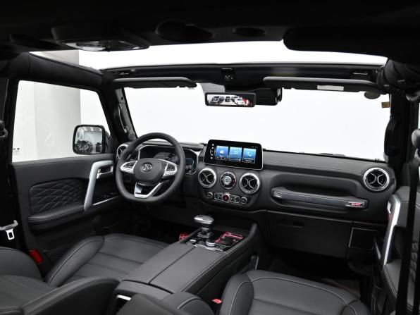 BAIC BJ40 I Рестайлинг с пробегом 2026 года, цена 3 249 000 рублей, 14 км, внедорожник, Автокод Объявления
