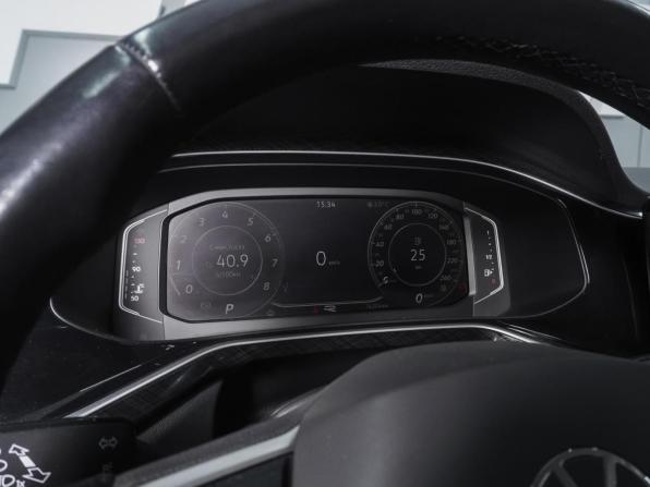 Volkswagen Polo VI с пробегом 2022 года, цена 1 680 000 рублей, 76204 км, лифтбек, Автокод Объявления
