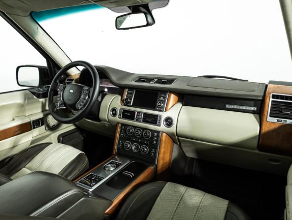 Land Rover Range Rover III Рестайлинг 2 с пробегом 2010 года, цена 1 999 700 рублей, 218198 км, внедорожник, Автокод Объявления