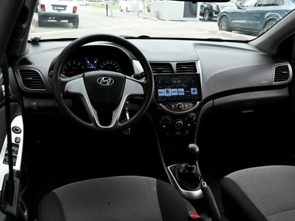 Hyundai Solaris I с пробегом 2012 года, цена 849 000 рублей, 137813 км, седан, Автокод Объявления