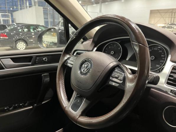 Volkswagen Touareg II Рестайлинг с пробегом 2017 года, цена 2 850 000 рублей, 207320 км, внедорожник, Автокод Объявления