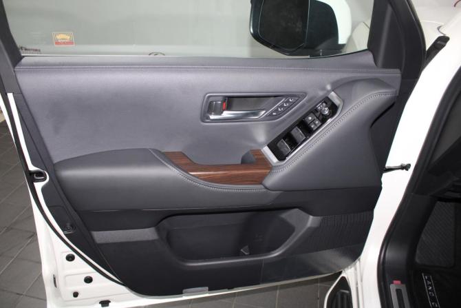 Toyota Land Cruiser 300 Series с пробегом 2025 года, цена 16 700 000 рублей, 10 км, внедорожник, Автокод Объявления