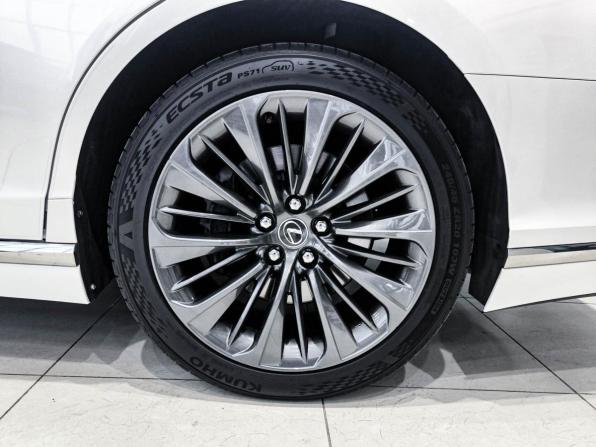 Lexus LS V с пробегом 2018 года, цена 5 550 000 рублей, 118016 км, седан, Автокод Объявления
