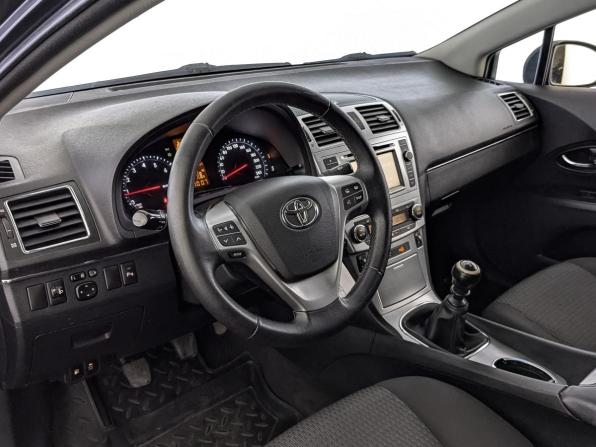 Toyota Avensis III Рестайлинг с пробегом 2012 года, цена 950 000 рублей, 317636 км, седан, Автокод Объявления