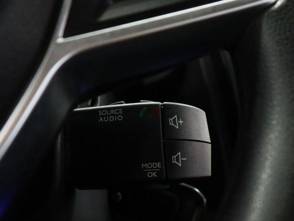 Renault Sandero II Рестайлинг с пробегом 2021 года, цена 1 249 000 рублей, 69619 км, хэтчбек, Автокод Объявления