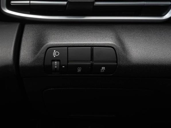 Hyundai Elantra VII (CN7) Рестайлинг с пробегом 2024 года, цена 2 220 000 рублей, 24650 км, седан, Автокод Объявления