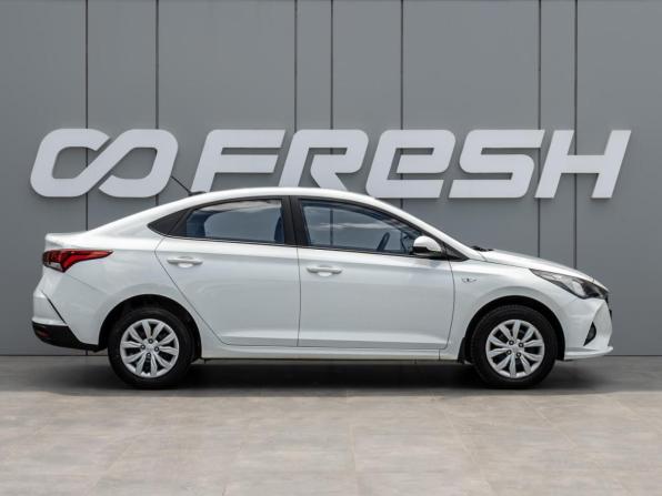 Hyundai Solaris II Рестайлинг с пробегом 2020 года, цена 1 348 000 рублей, 78505 км, седан, Автокод Объявления