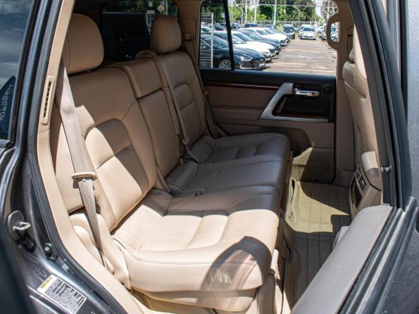 Toyota Land Cruiser 200 Series Рестайлинг 1 с пробегом 2015 года, цена 5 645 000 рублей, 121218 км, внедорожник, Автокод Объявления